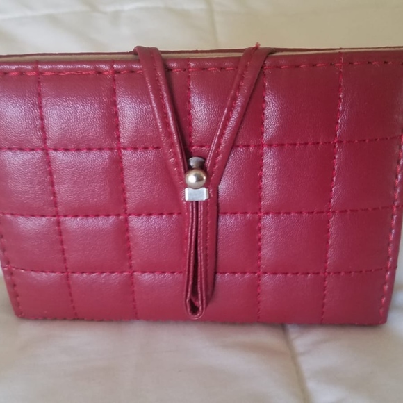 New Neiman Marcus Nail Set - Picture 2 of 2